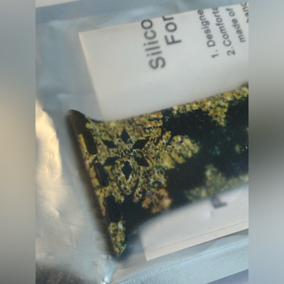 Silicone Sports Band For Apple Watch 38/40mm, Snowflake Pattern - Picture 4 of 7